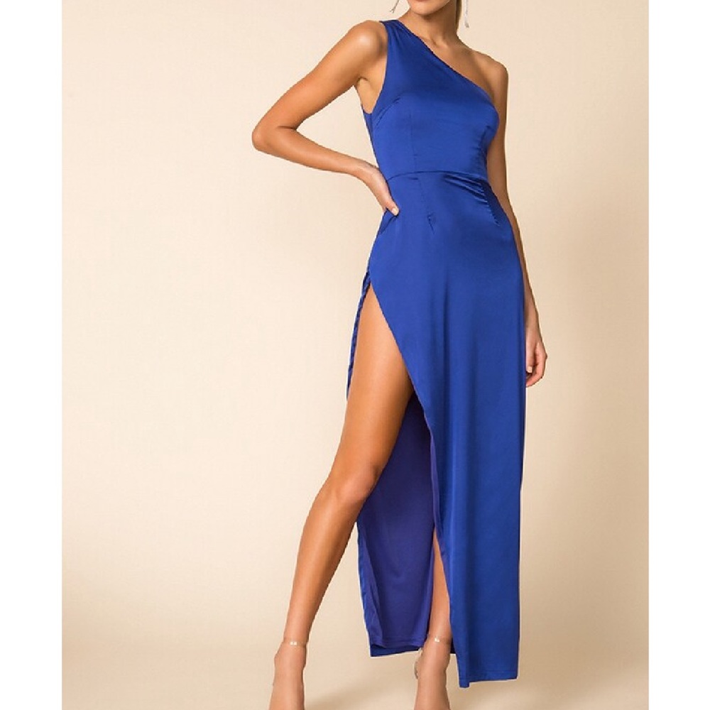 Superdown Karlee Slit Maxi Dress